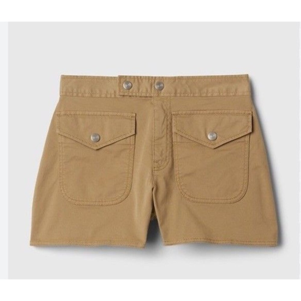 NWT Gap Women’s 4” Downtown Khaki Shorts Sz 2 Petite